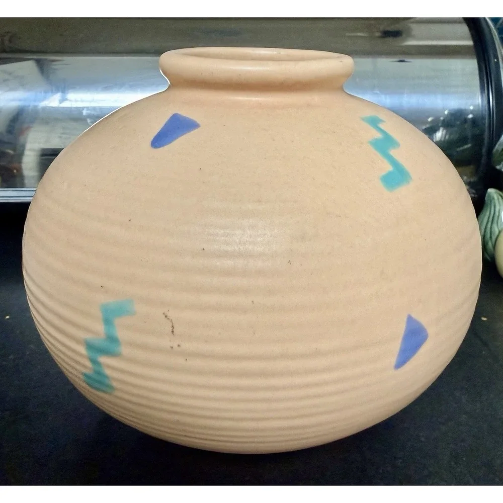 Vintage Southwestern Art Pottery Vase Matte Peach Geometric 6